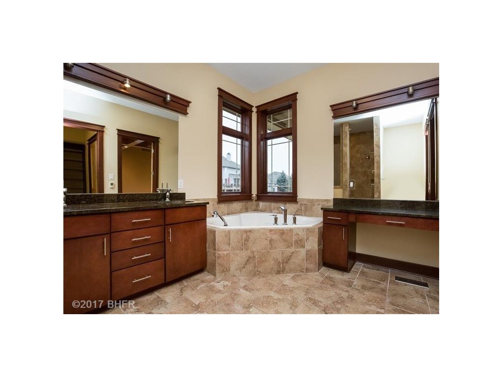 5725 Fairway Drive, West Des Moines, IA 50266