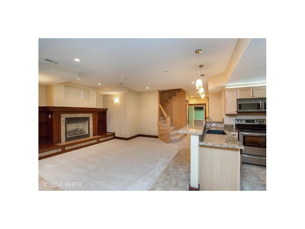 5725 Fairway Drive, West Des Moines, IA 50266