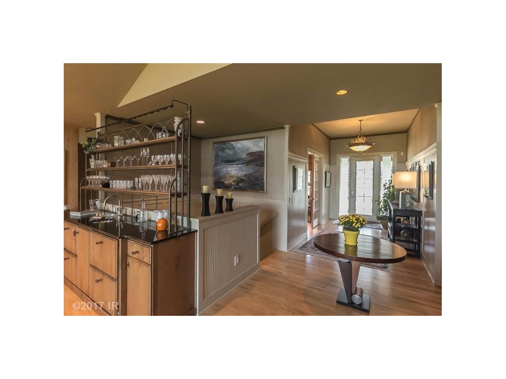1105 Burr Oaks Drive, West Des Moines, IA 50266