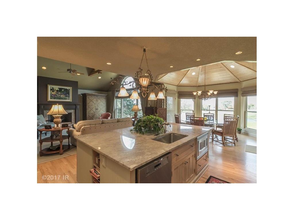 1105 Burr Oaks Drive, West Des Moines, IA 50266