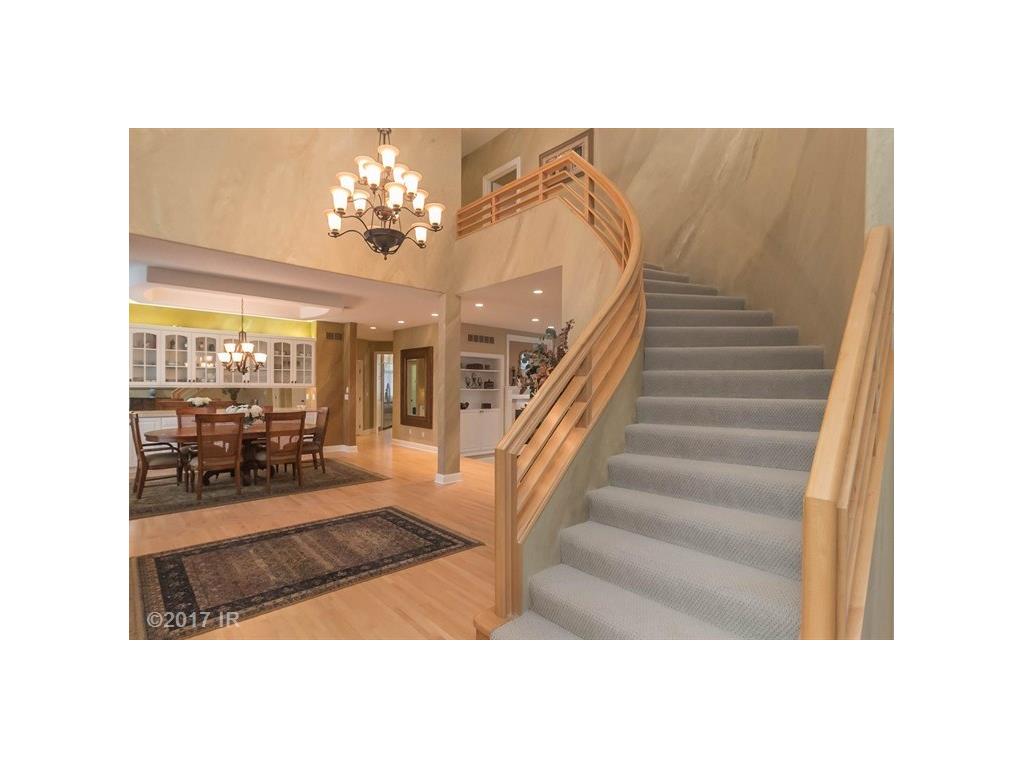 5550 Little Leaf Trail, West Des Moines, IA 50266
