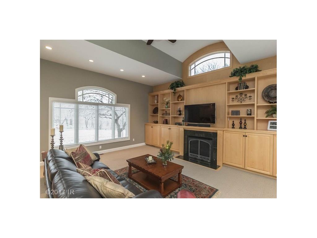 5550 Little Leaf Trail, West Des Moines, IA 50266
