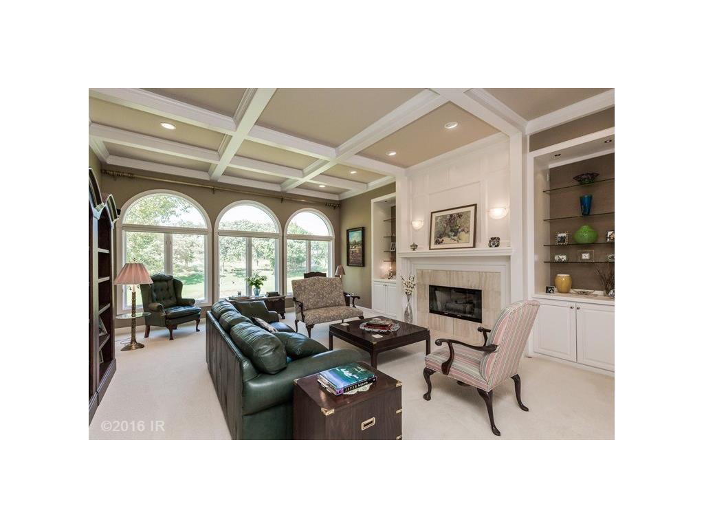 1602 Plum Thicket Lane, West Des Moines, IA 50266