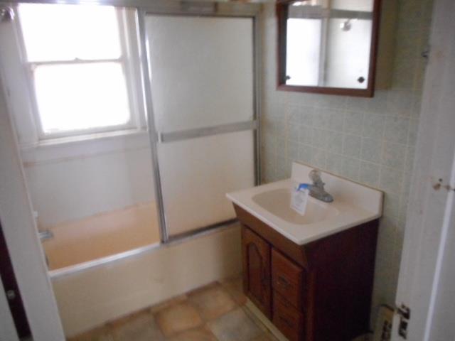 1920 27th StDes Moines, IA, 50310Polk County