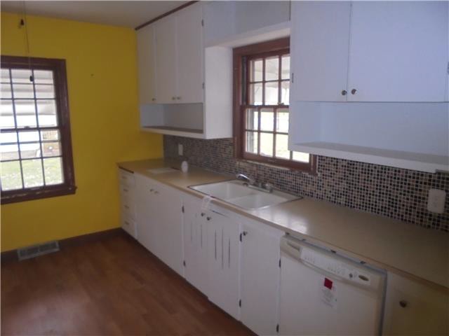 1805 46th StDes Moines, IA, 50310Polk County