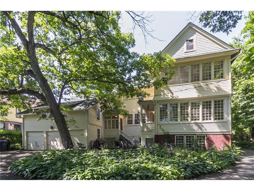 2838 Forest Drive, Des Moines, IA 50312