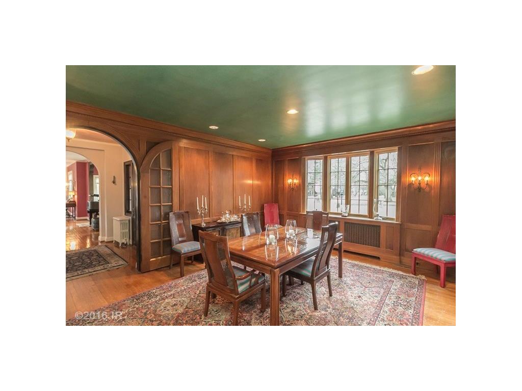 4233 Woodlawn Drive, Des Moines, IA 50312