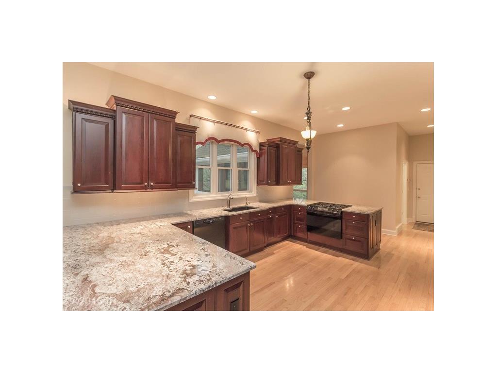 5 Greenwood Terrace, Des Moines, IA 50312