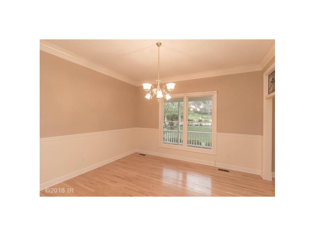 5 Greenwood Terrace, Des Moines, IA 50312