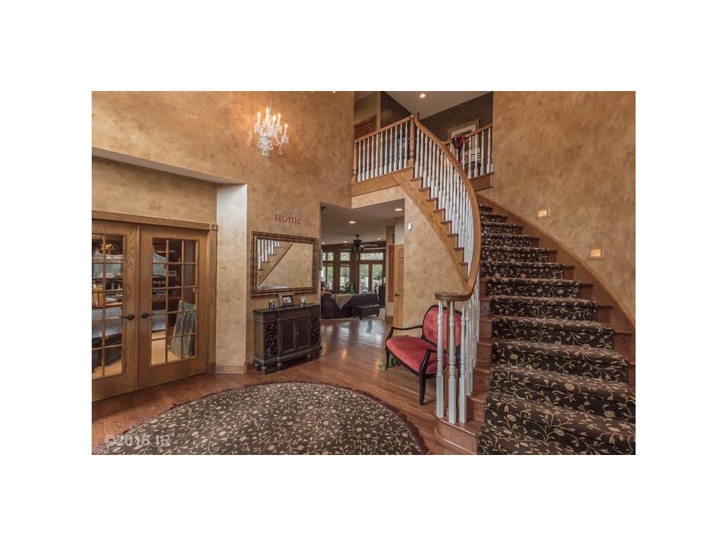 15 Greenwood Terrace, Des Moines, IA 50312