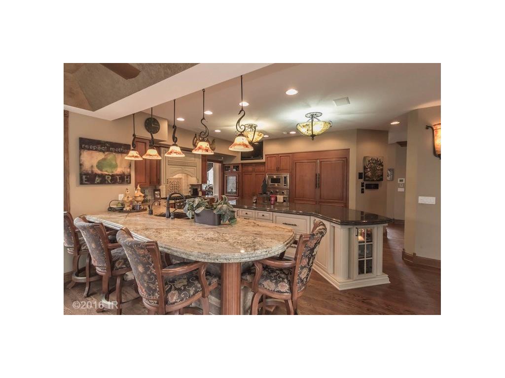 15 Greenwood Terrace, Des Moines, IA 50312