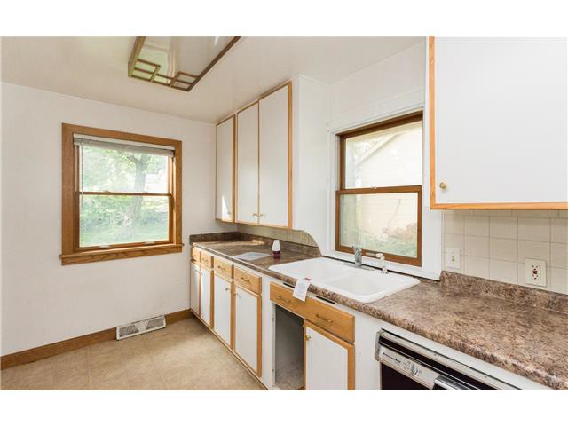 3616 Center StDes Moines, IA, 50312Polk County