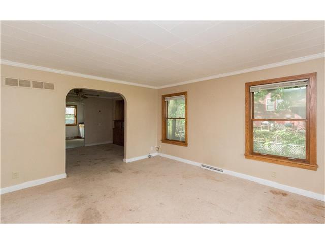 3616 Center StDes Moines, IA, 50312Polk County