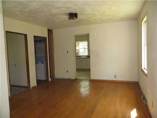 2337 E 37th StDes Moines, IA, 50317Polk County