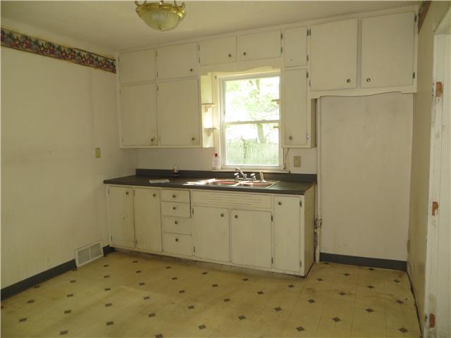 2337 E 37th StDes Moines, IA, 50317Polk County