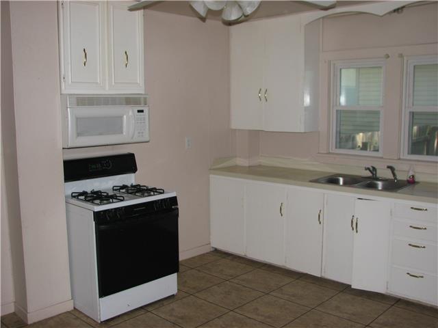 1800 E 27th StDes Moines, IA, 50317Polk County
