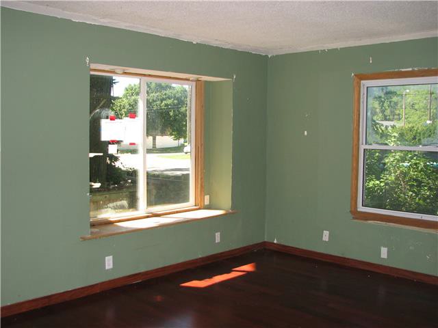 2609 E 28th StDes Moines, IA, 50317Polk County