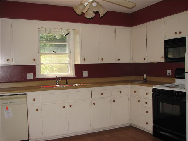 2510 E 38th StDes Moines, IA, 50317Polk County