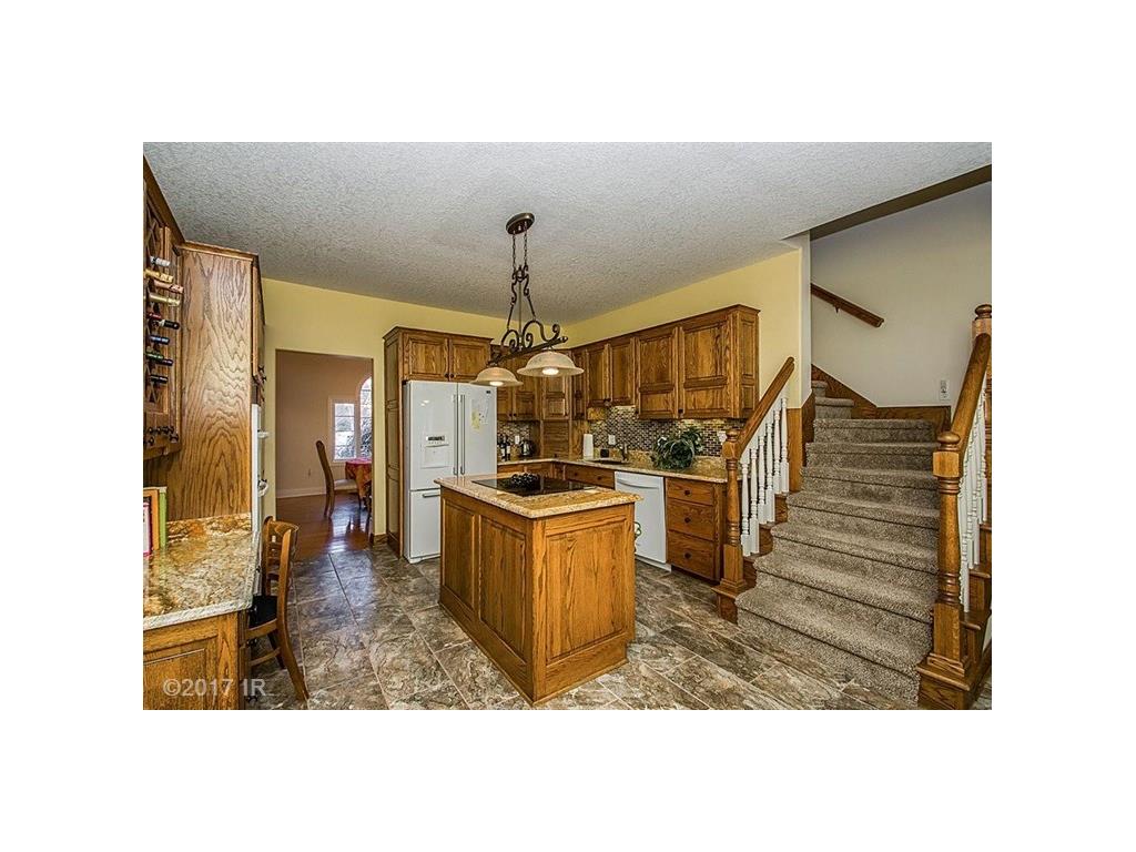 2909 Southern Hills Circle, Des Moines, IA 50321