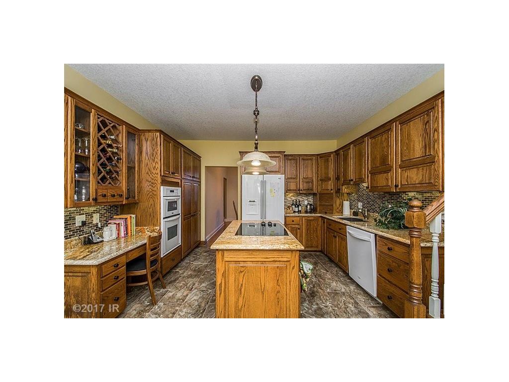 2909 Southern Hills Circle, Des Moines, IA 50321