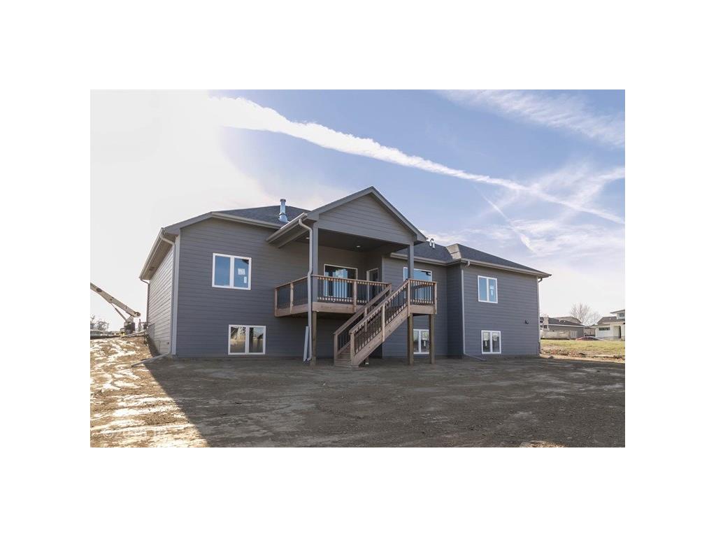 16219 Airline Court, Urbandale, IA 50323