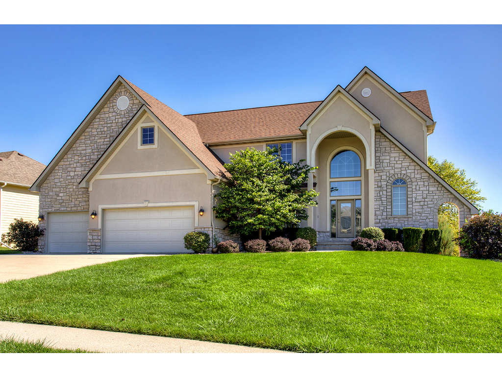 4205 162nd ST, Urbandale, IA 50323