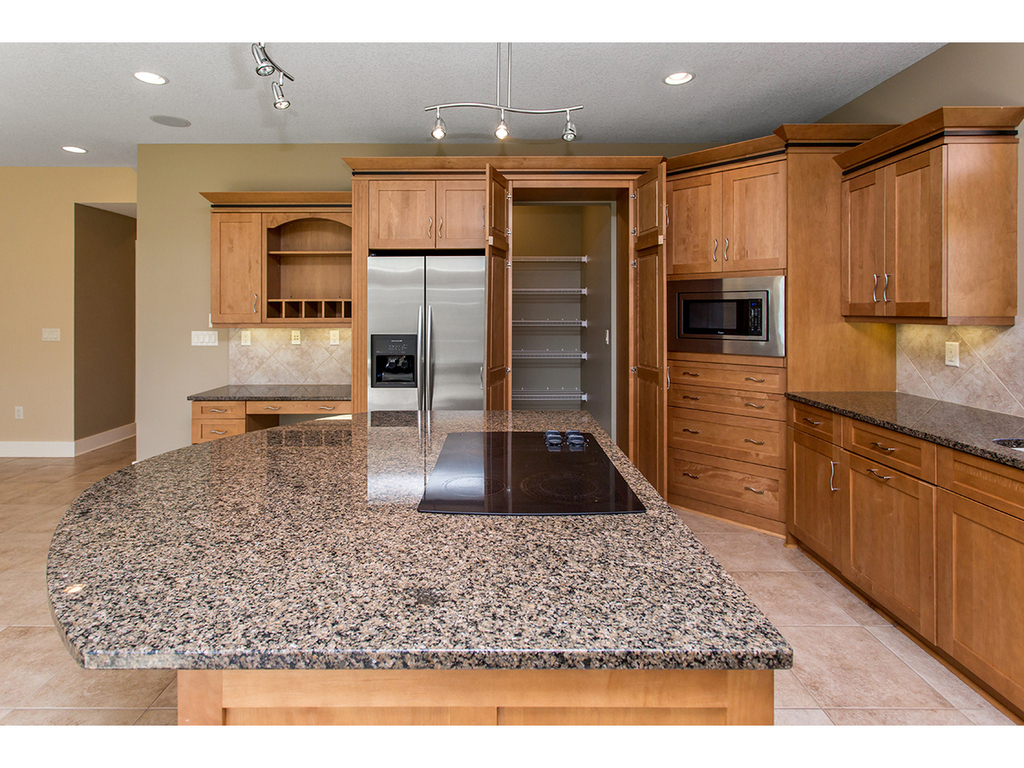4205 162nd ST, Urbandale, IA 50323