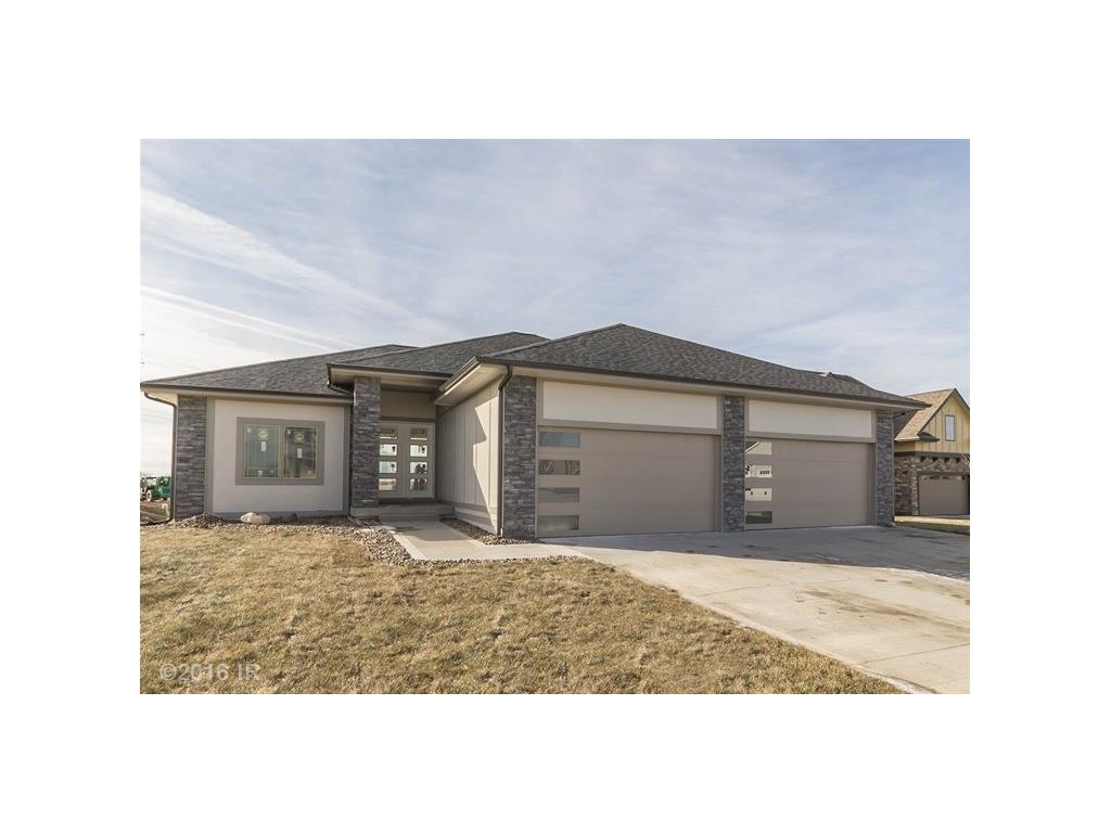 14902 Coyote Circle, Urbandale, IA 50323
