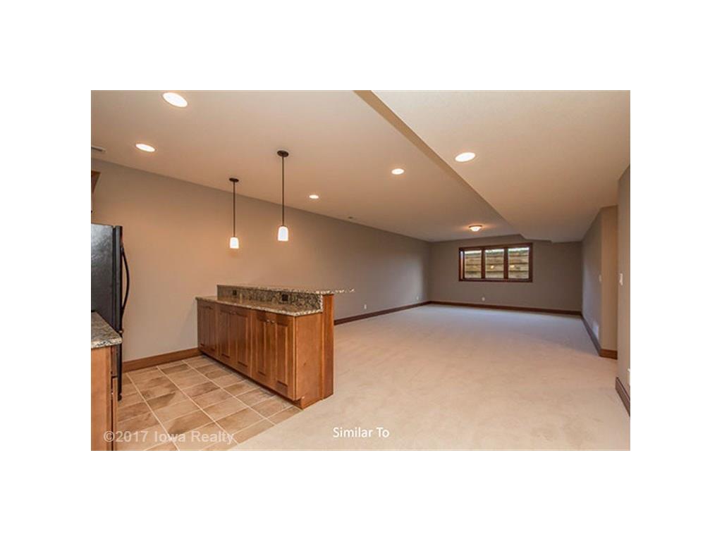 16015 Hickory Lane, Urbandale, IA 50323