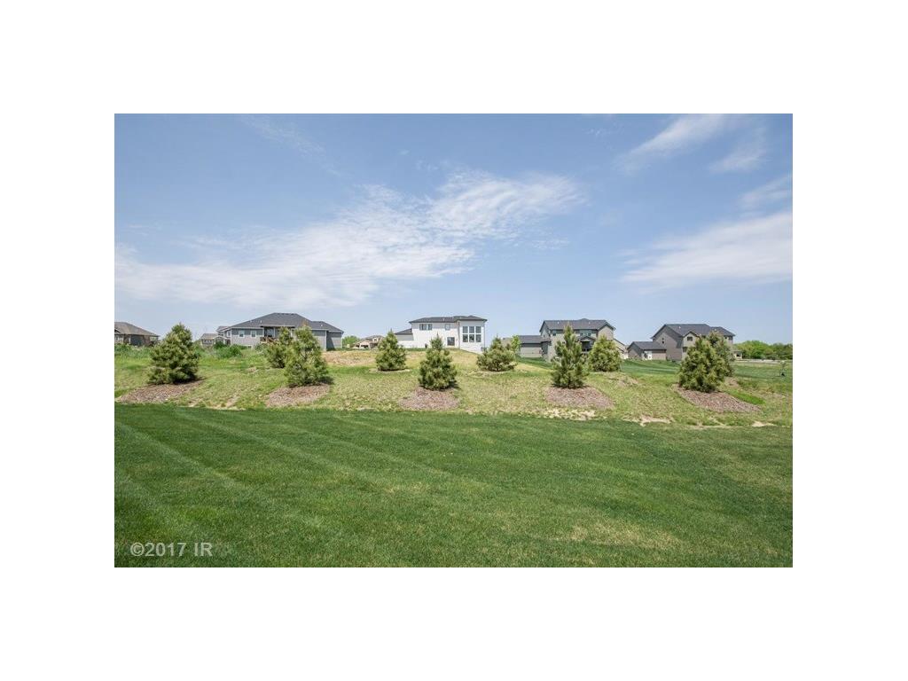 16015 Hickory Lane, Urbandale, IA 50323