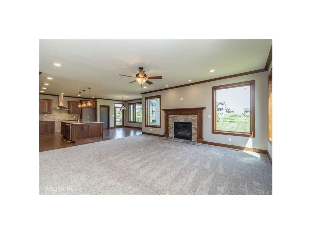 16005 Hickory Lane, Urbandale, IA 50323
