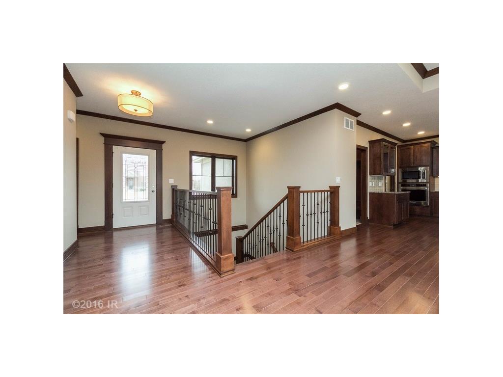 14911 Brookview Drive, Urbandale, IA 50323