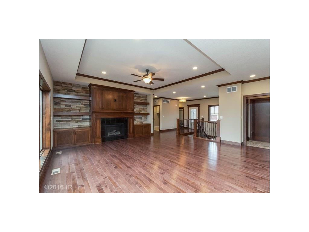 14911 Brookview Drive, Urbandale, IA 50323