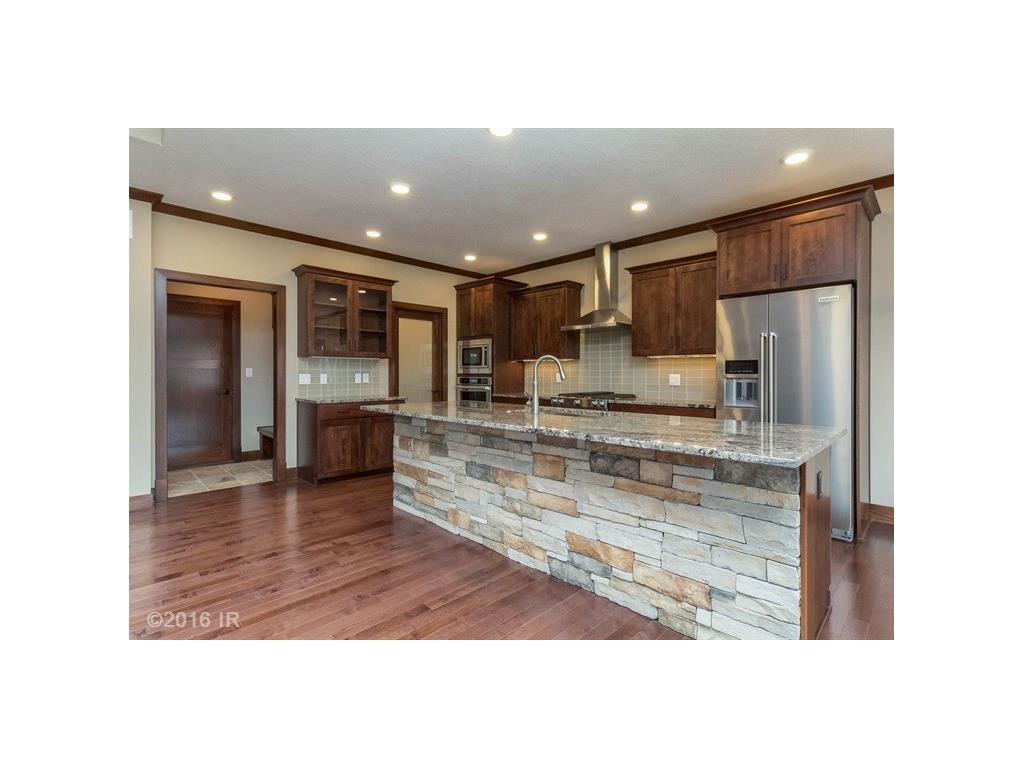 14911 Brookview Drive, Urbandale, IA 50323