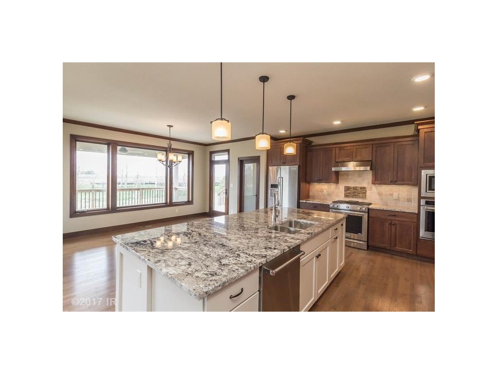 14711 BROOKVIEW Drive, Urbandale, IA 50323