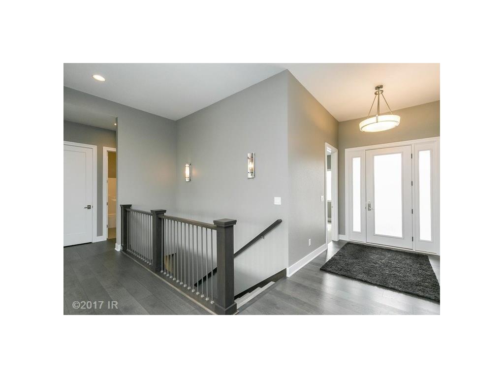 14801 Holcomb Avenue, Urbandale, IA 50323