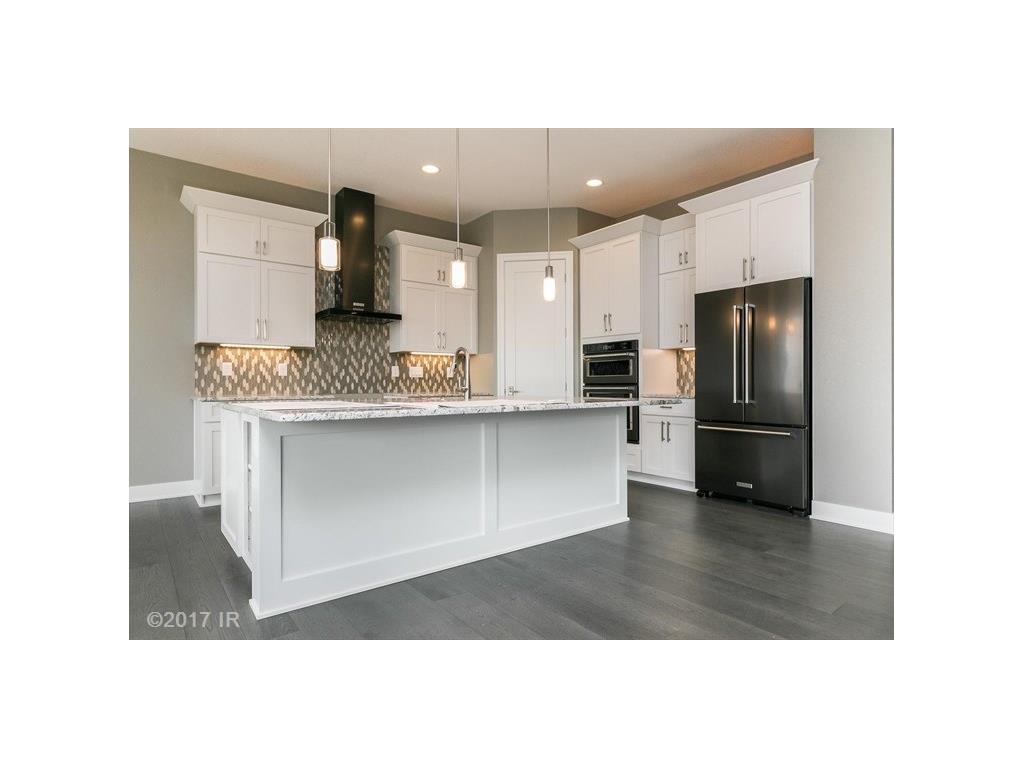 14801 Holcomb Avenue, Urbandale, IA 50323