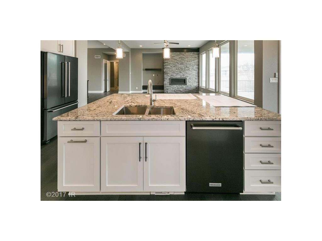14801 Holcomb Avenue, Urbandale, IA 50323