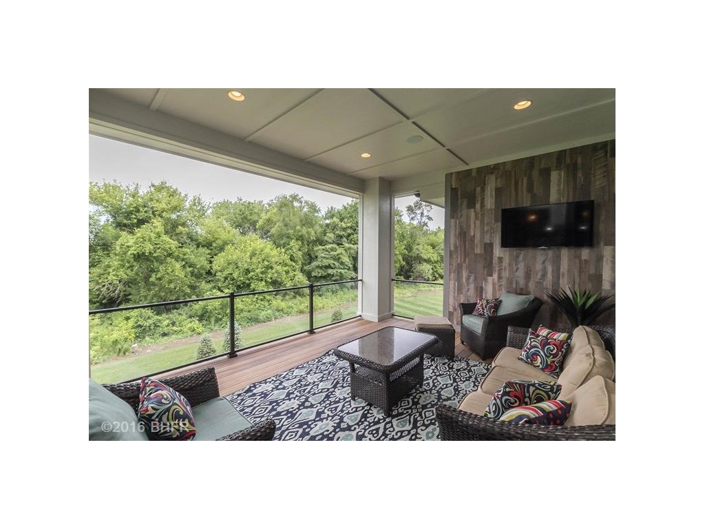 14920 Ironwood Circle, Urbandale, IA 50323