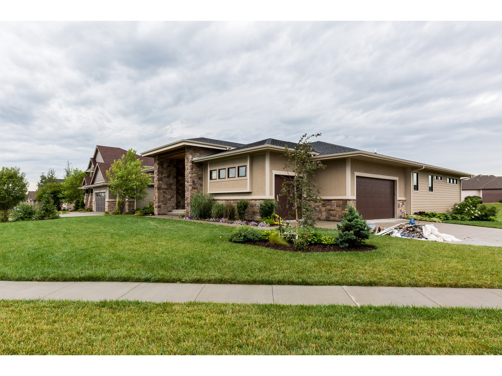 4322 162nd ST, Urbandale, IA 50323
