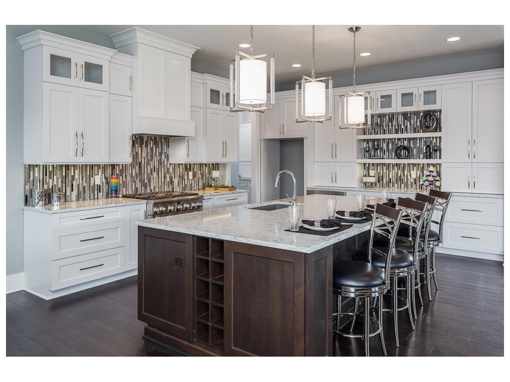 14711 Holcomb Avenue, Urbandale, IA 50323