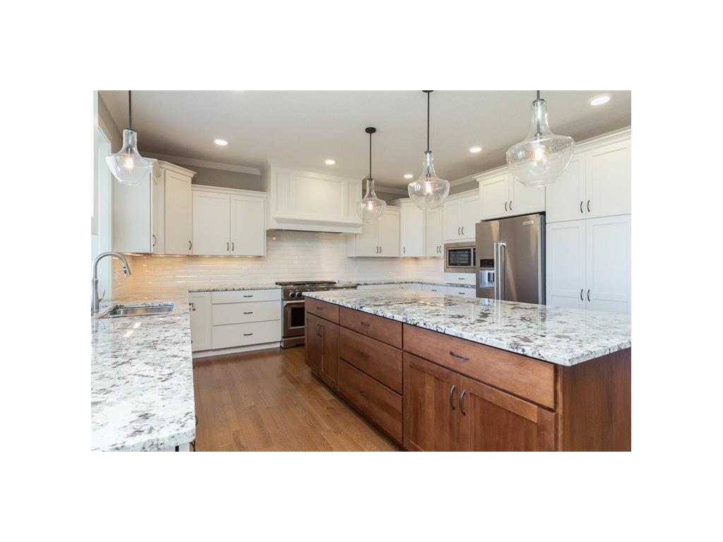 14719 BROOKVIEW Drive, Urbandale, IA 50323