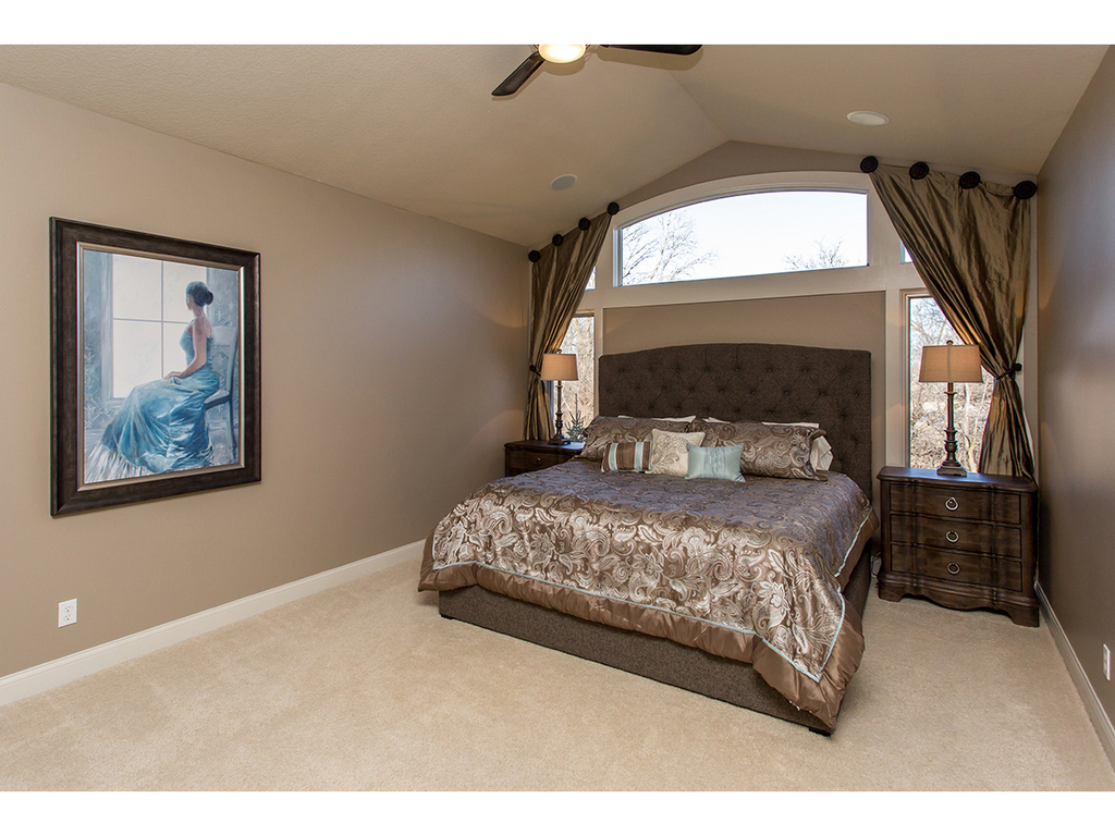 15015 Northview DR, Urbandale, IA 50323