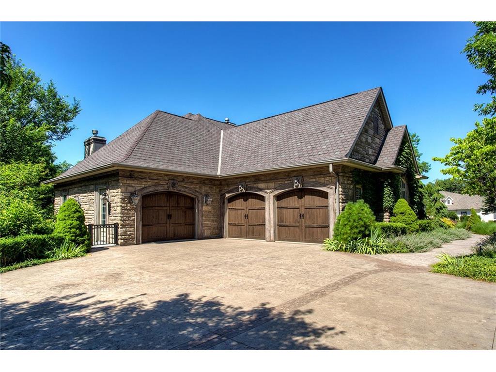 13402 Wilden Circle, Urbandale, IA 50323