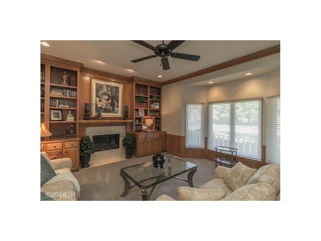 14130 Lake Shore Drive, Clive, IA 50325