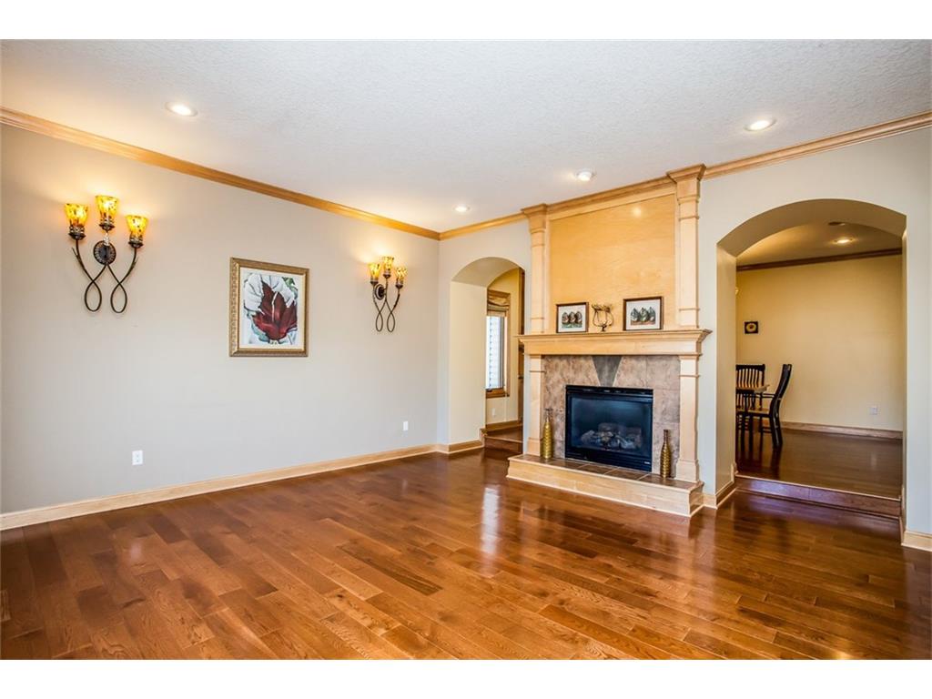 16454 Creekside Circle, Clive, IA 50325