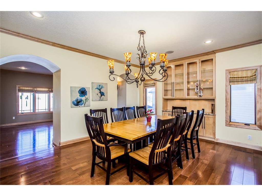 16454 Creekside Circle, Clive, IA 50325