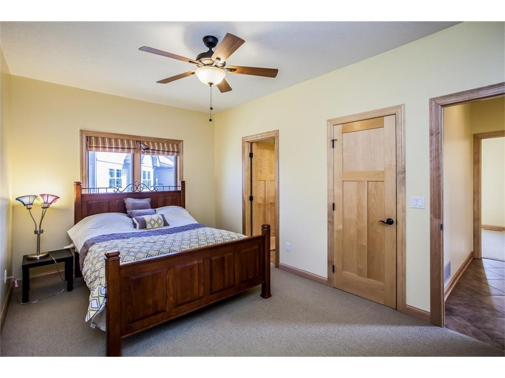 16454 Creekside Circle, Clive, IA 50325