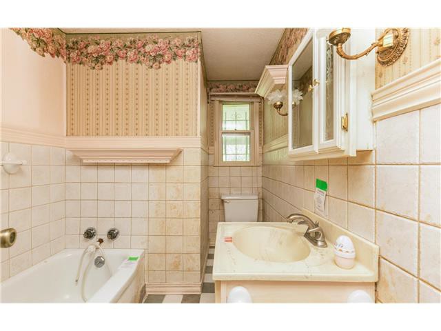 1671 NW 85th StClive, IA, 50325Polk County
