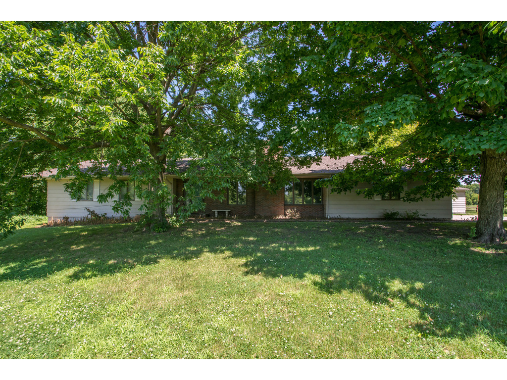 1687 NE 56th ST, Pleasant Hill, IA 50327